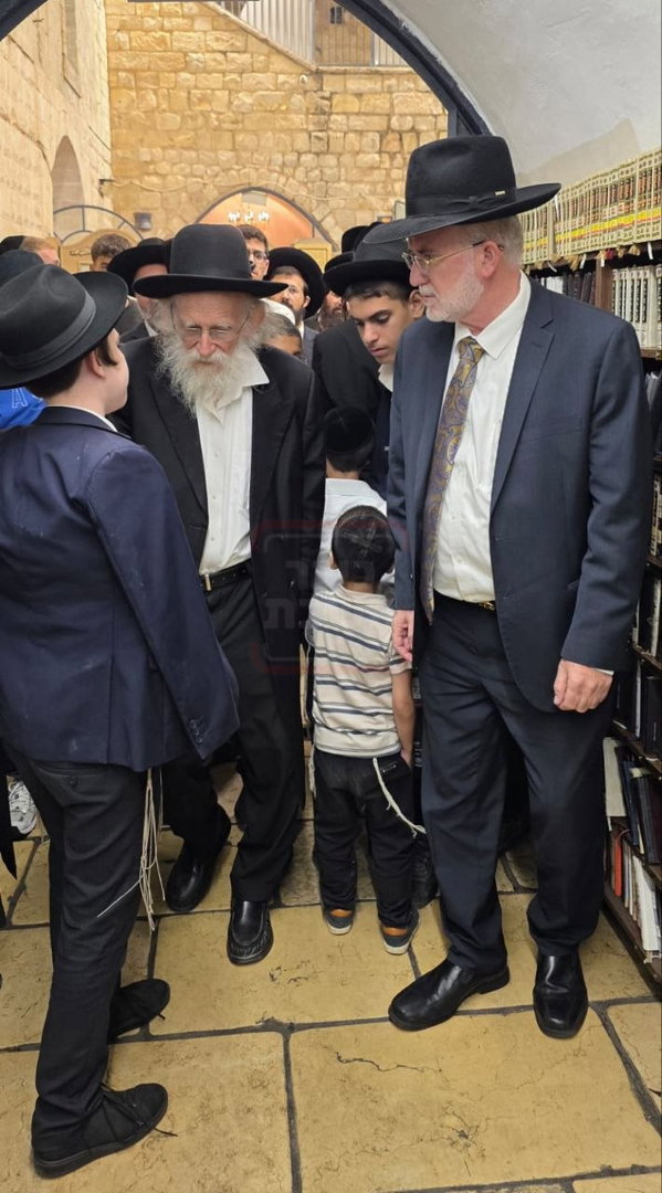 ראש העיר שהפך ל"שטינקר" | 'זופניק בכיכר' עם כל התמונות, הנייעס והחשיפות של השבוע