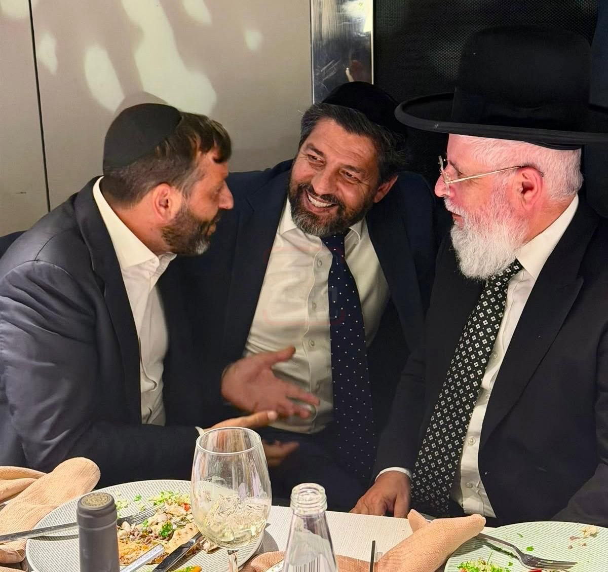 ראש העיר שהפך ל"שטינקר" | 'זופניק בכיכר' עם כל התמונות, הנייעס והחשיפות של השבוע
