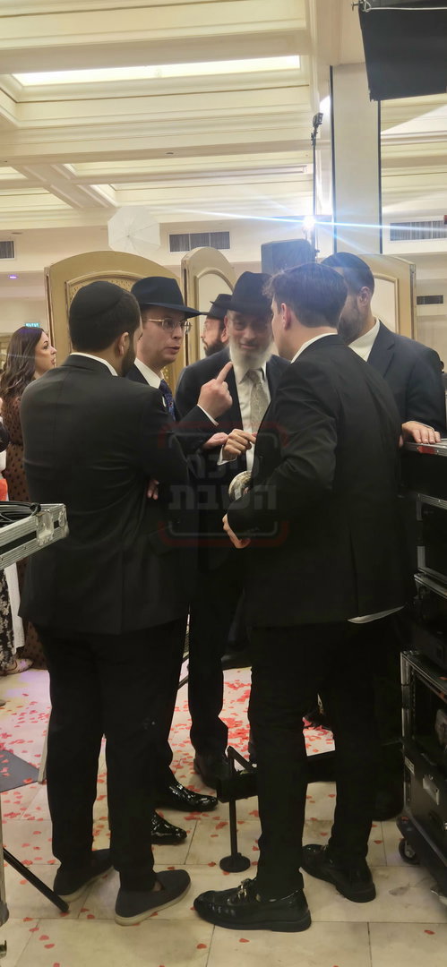 ראש העיר שהפך ל"שטינקר" | 'זופניק בכיכר' עם כל התמונות, הנייעס והחשיפות של השבוע