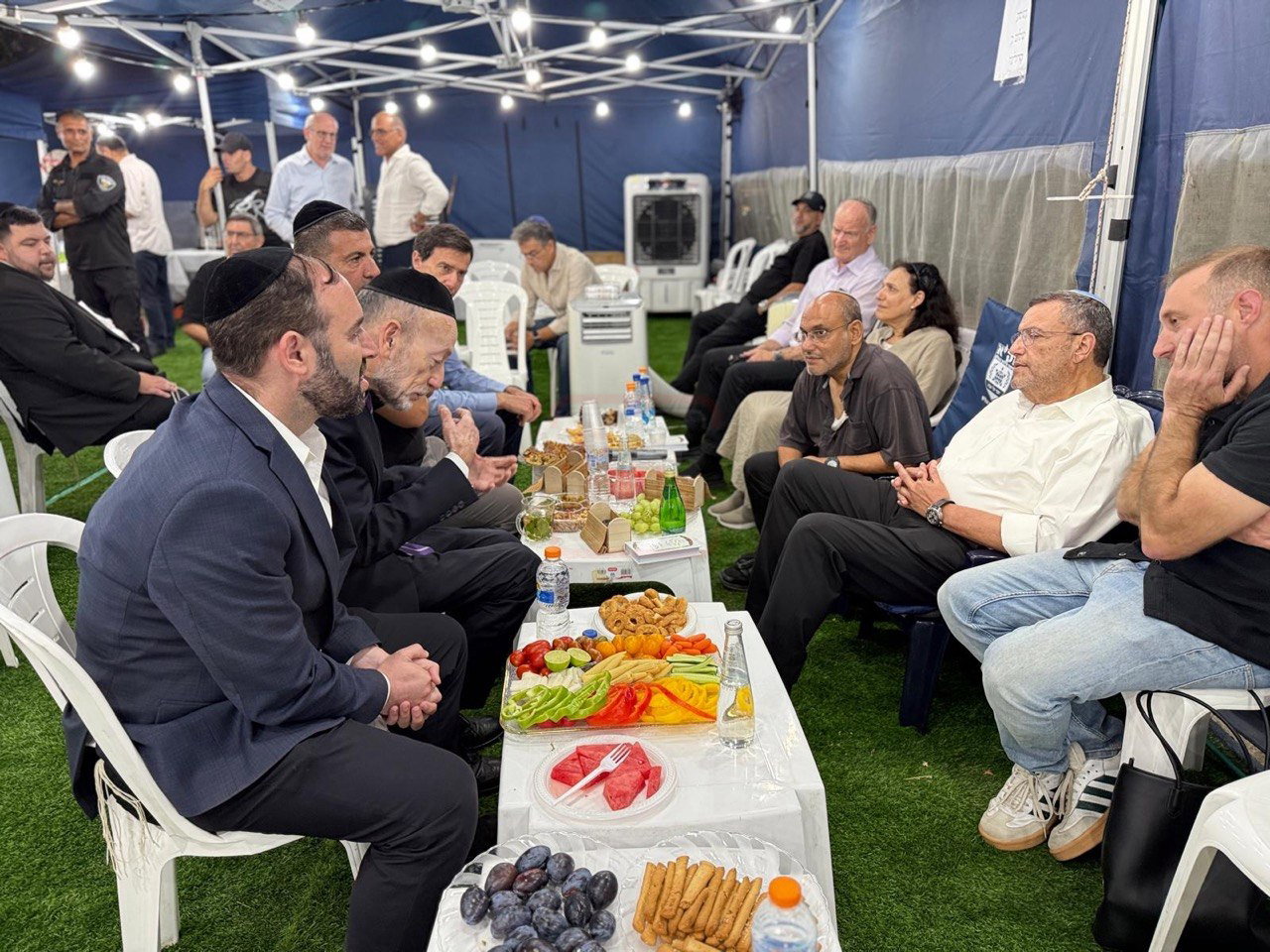 העיתונאי שכמעט התעלף | 'זופניק בכיכר' עם כל התמונות, הנייעס והחשיפות של השבוע