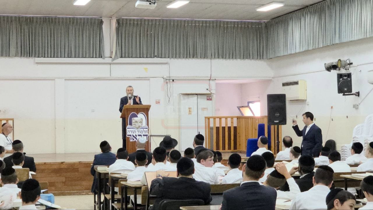 העיתונאי שכמעט התעלף | 'זופניק בכיכר' עם כל התמונות, הנייעס והחשיפות של השבוע