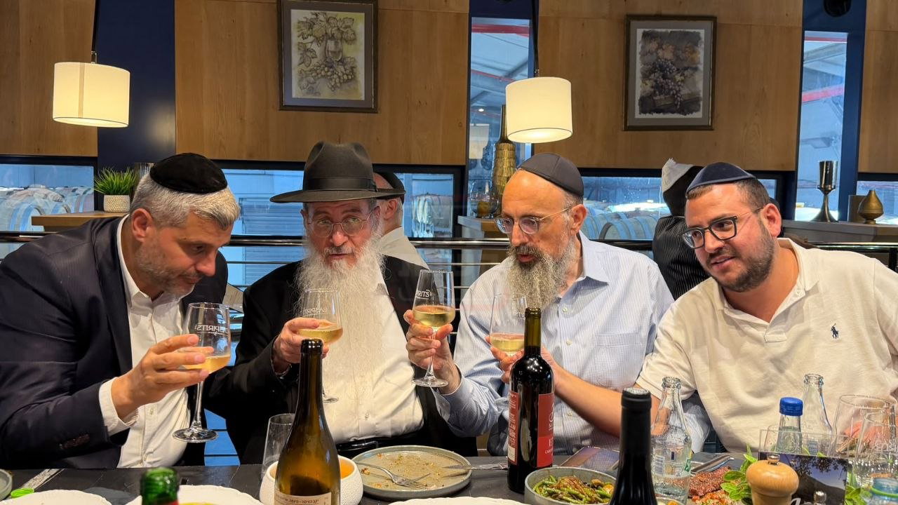העיתונאי שכמעט התעלף | 'זופניק בכיכר' עם כל התמונות, הנייעס והחשיפות של השבוע