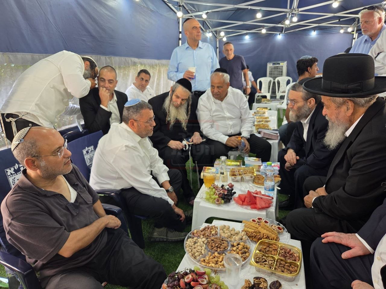 העיתונאי שכמעט התעלף | 'זופניק בכיכר' עם כל התמונות, הנייעס והחשיפות של השבוע