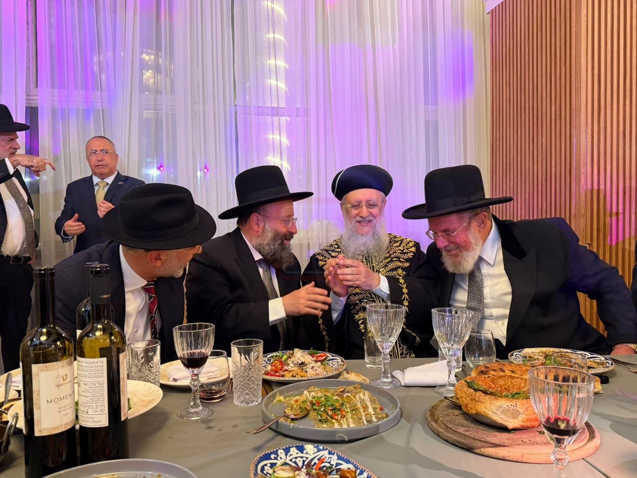 העיתונאי שכמעט התעלף | 'זופניק בכיכר' עם כל התמונות, הנייעס והחשיפות של השבוע