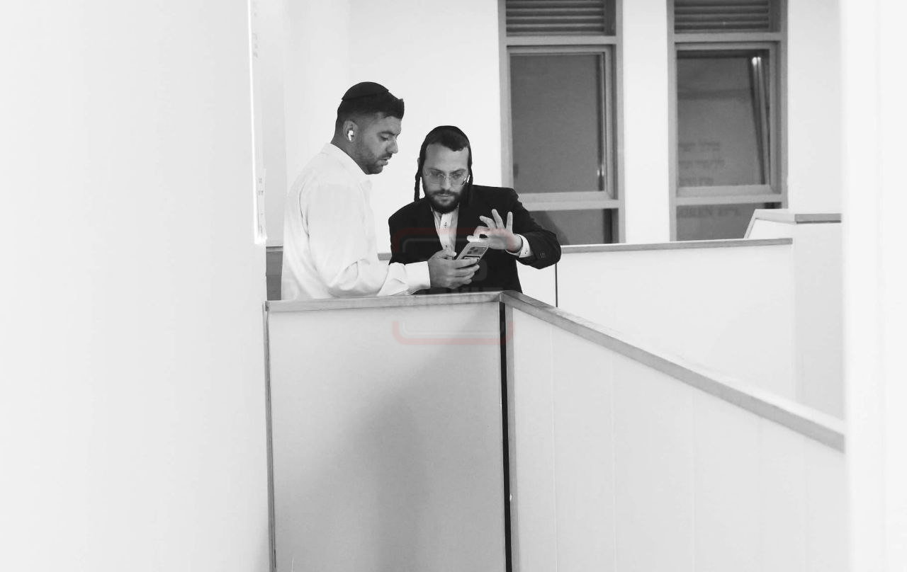 העיתונאי שכמעט התעלף | 'זופניק בכיכר' עם כל התמונות, הנייעס והחשיפות של השבוע