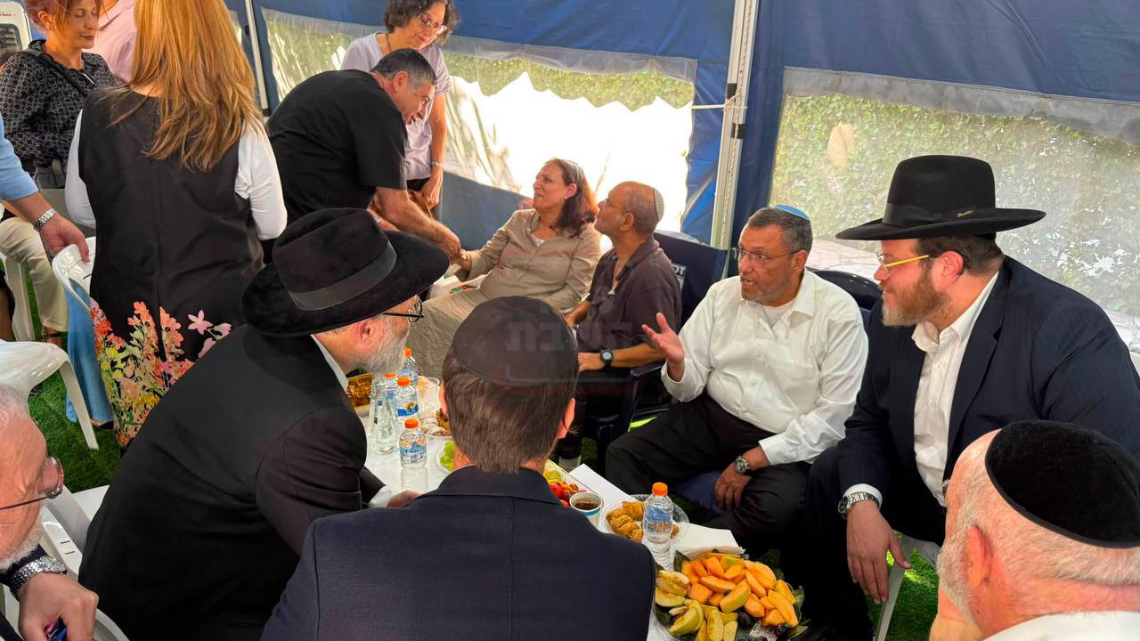העיתונאי שכמעט התעלף | 'זופניק בכיכר' עם כל התמונות, הנייעס והחשיפות של השבוע
