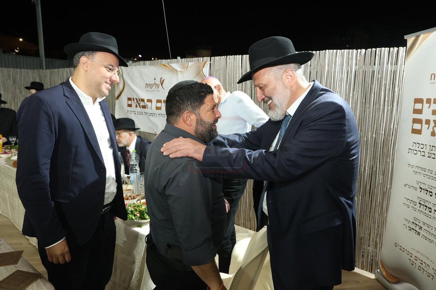 ראש המפלגה שמחפש אישה חרדית | 'זופניק בכיכר' עם כל התמונות, הנייעס והחשיפות של השבוע