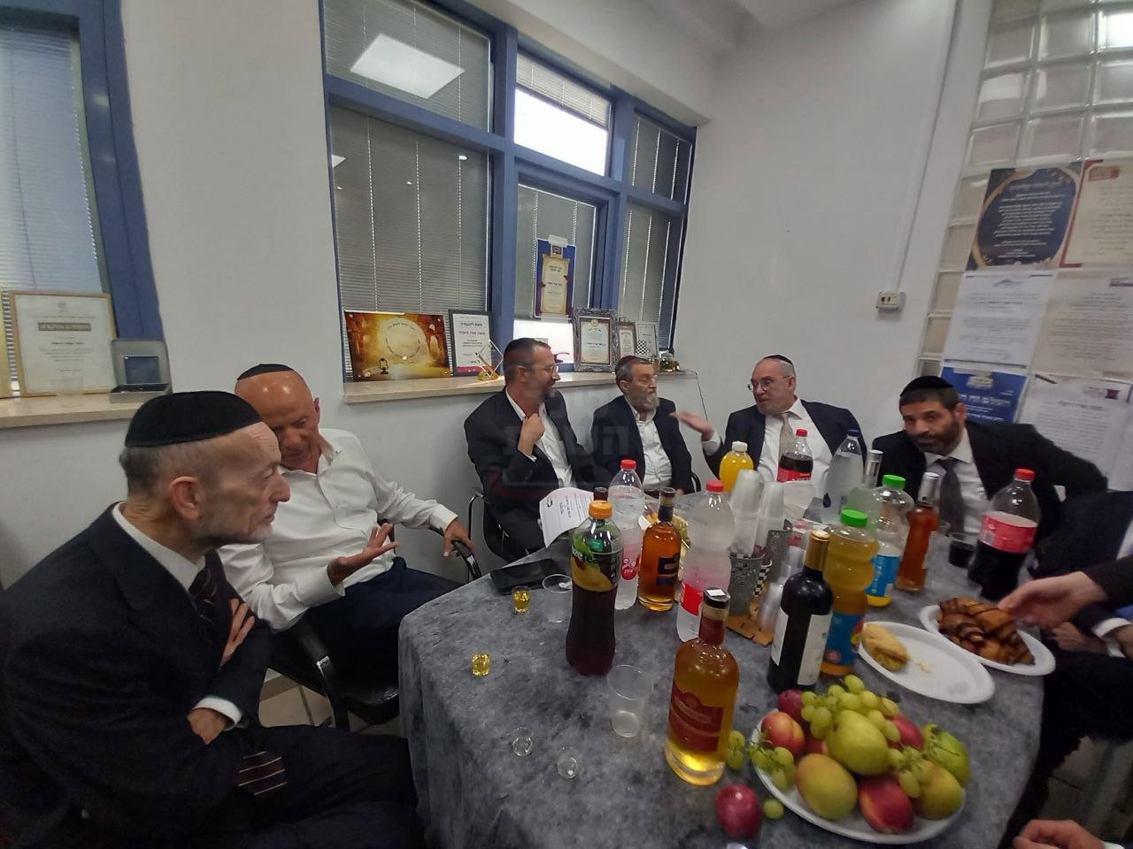 ראש המפלגה שמחפש אישה חרדית | 'זופניק בכיכר' עם כל התמונות, הנייעס והחשיפות של השבוע