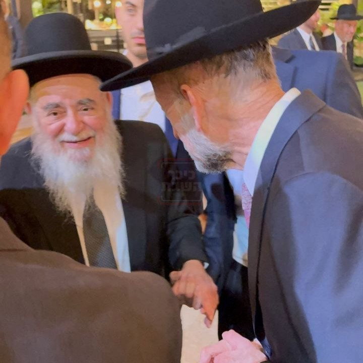 ראש המפלגה שמחפש אישה חרדית | 'זופניק בכיכר' עם כל התמונות, הנייעס והחשיפות של השבוע