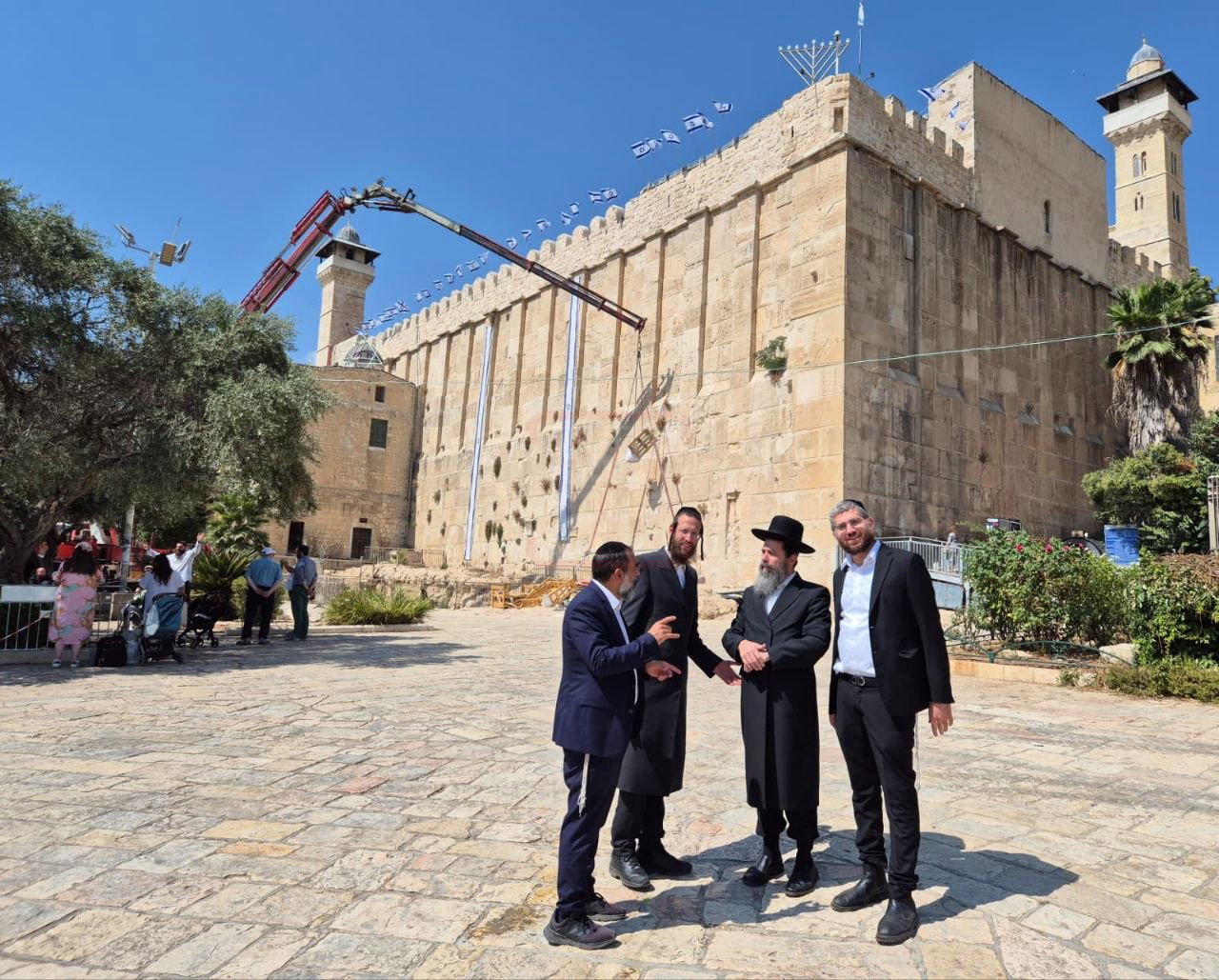 ראש המפלגה שמחפש אישה חרדית | 'זופניק בכיכר' עם כל התמונות, הנייעס והחשיפות של השבוע