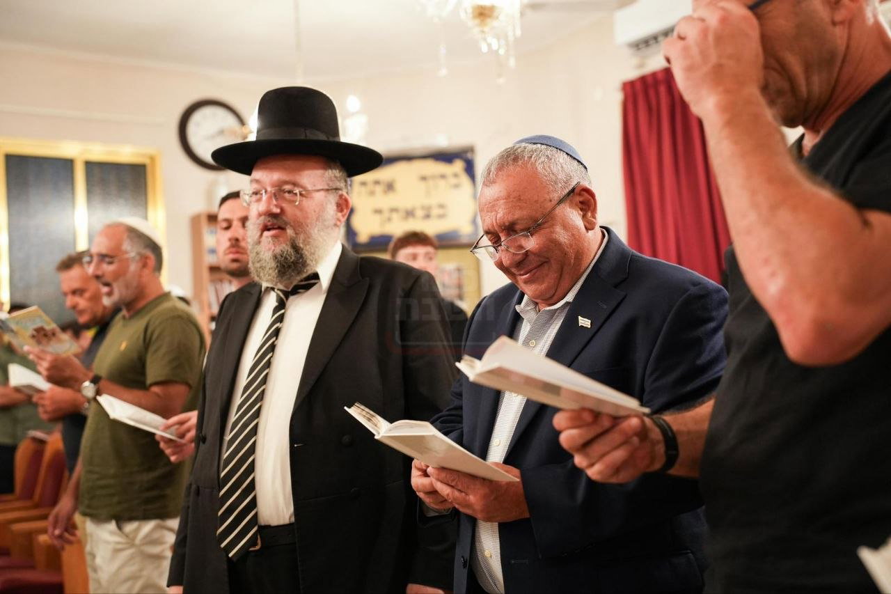 ראש המפלגה שמחפש אישה חרדית | 'זופניק בכיכר' עם כל התמונות, הנייעס והחשיפות של השבוע