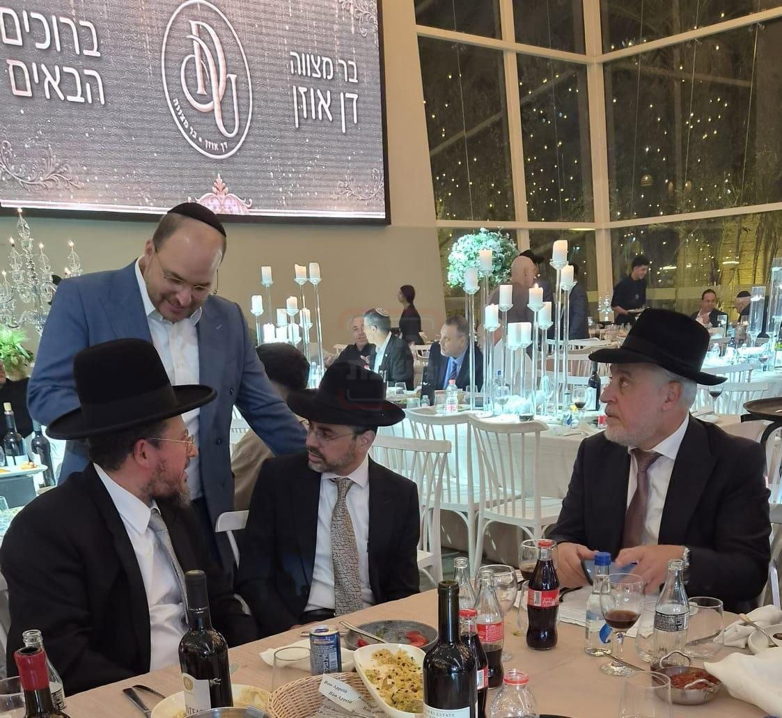 ראש המפלגה שמחפש אישה חרדית | 'זופניק בכיכר' עם כל התמונות, הנייעס והחשיפות של השבוע