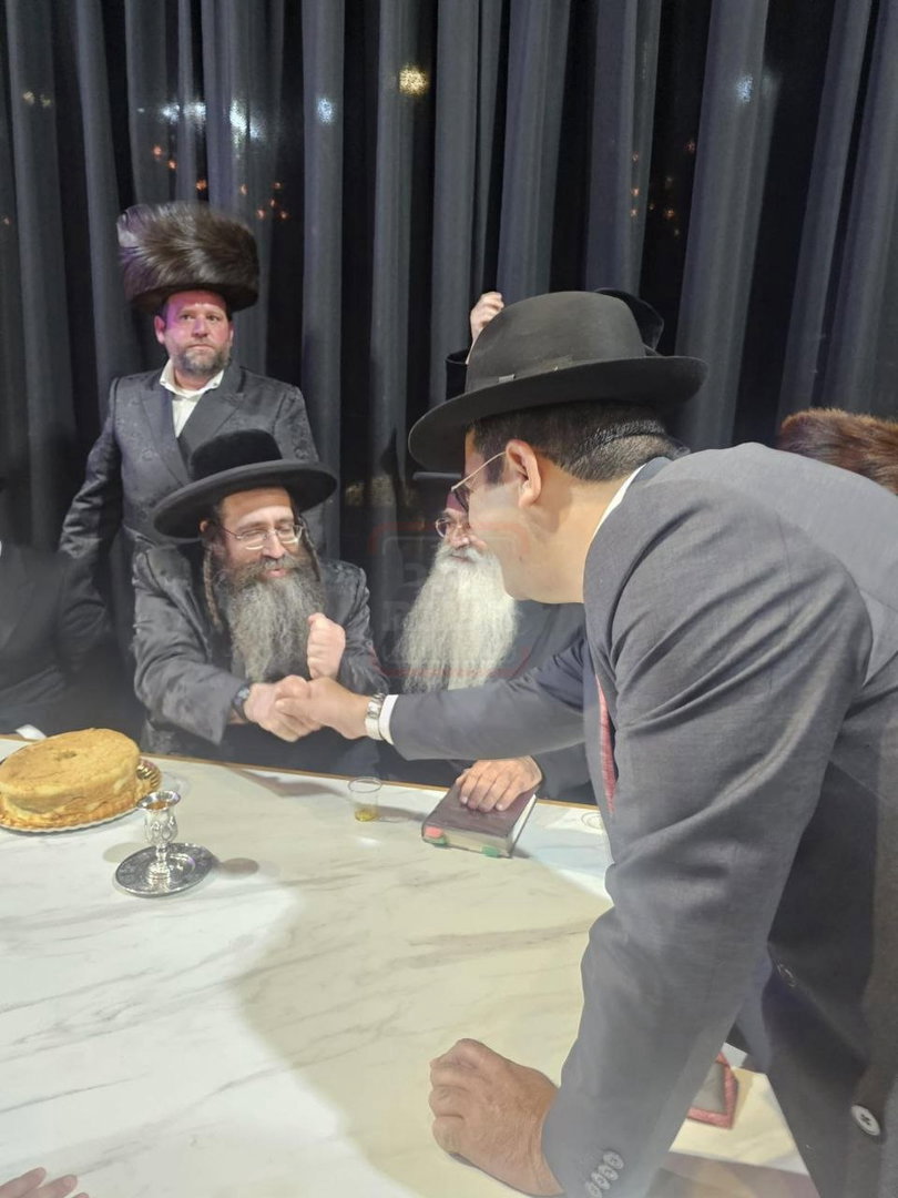 ראש המפלגה שמחפש אישה חרדית | 'זופניק בכיכר' עם כל התמונות, הנייעס והחשיפות של השבוע