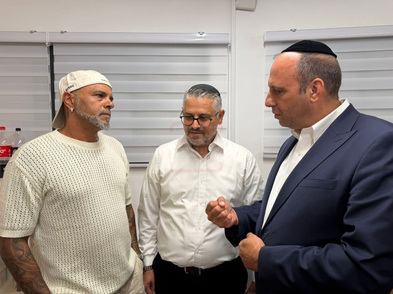 ראש המפלגה שמחפש אישה חרדית | 'זופניק בכיכר' עם כל התמונות, הנייעס והחשיפות של השבוע
