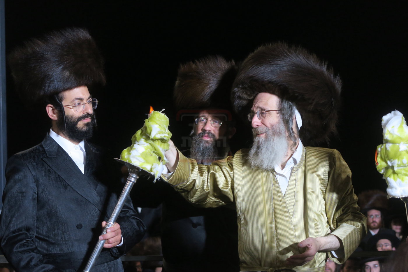 הרה"צ רבי אלימלך בידרמן באמירת הסליחות