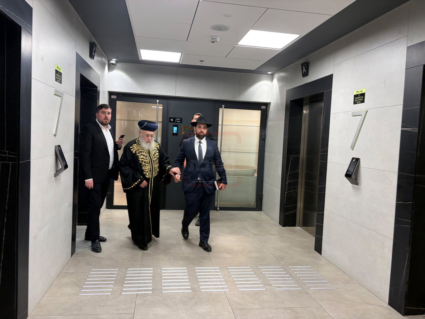 תיעוד בלעדי: חברי מועצת חכמי התורה מתכנסים להכריע את גורל חברי הכנסת