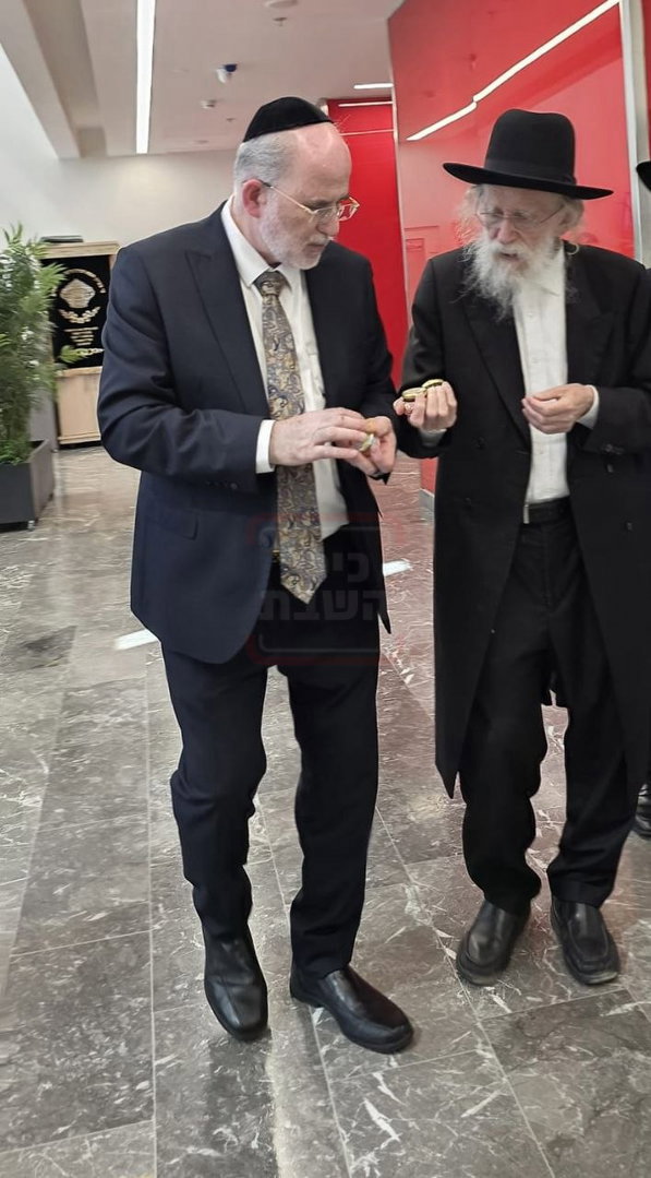 ראש הישיבה שסירב להודות למקלב | 'זופניק בכיכר' עם כל התמונות, הנייעס והחשיפות של השבוע