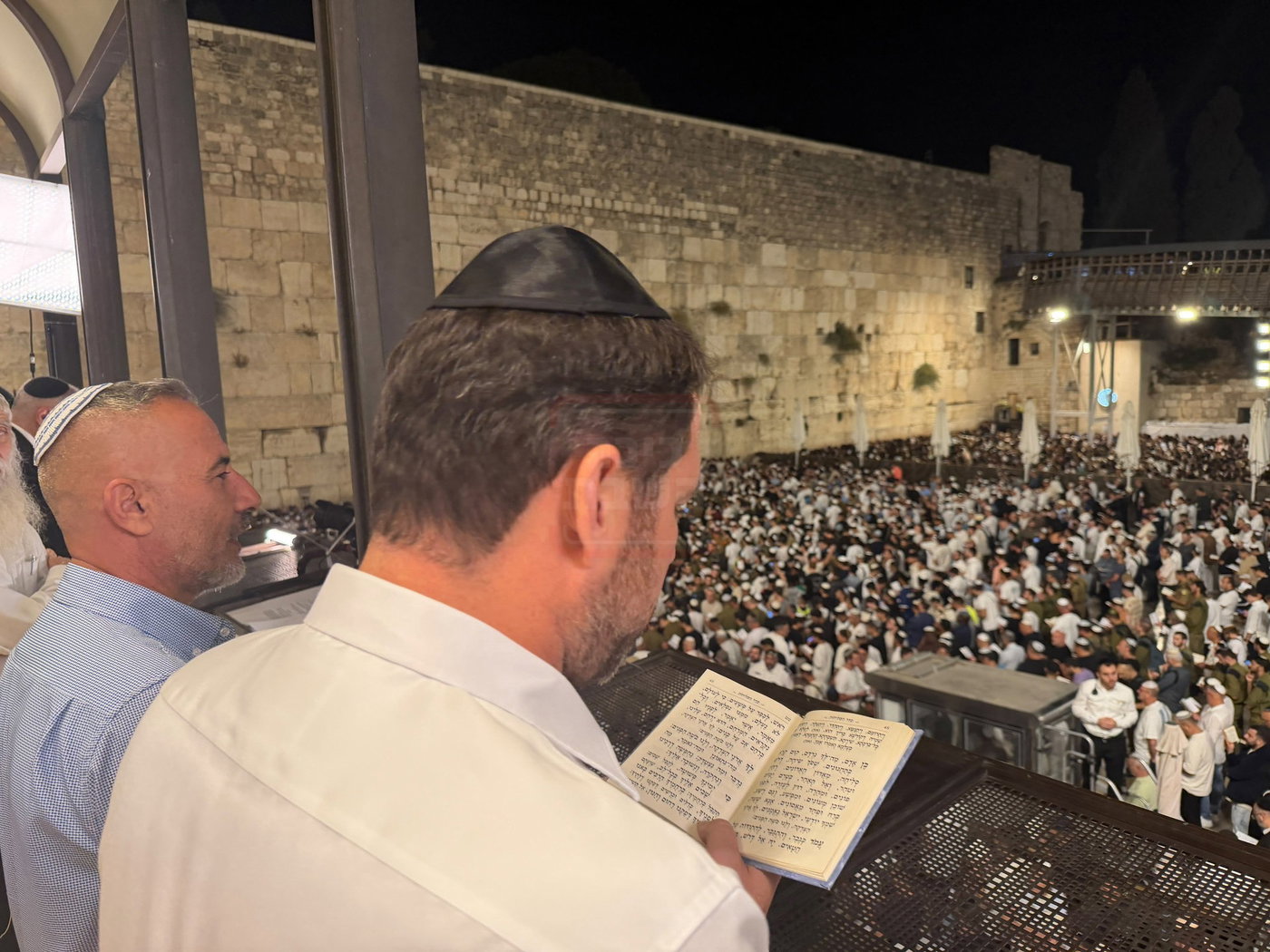 ה"ג'וב" החדש של גפני | 'זופניק בכיכר' עם כל התמונות, הנייעס והחשיפות של השבוע