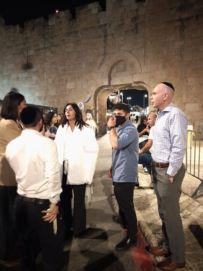 ה"ג'וב" החדש של גפני | 'זופניק בכיכר' עם כל התמונות, הנייעס והחשיפות של השבוע