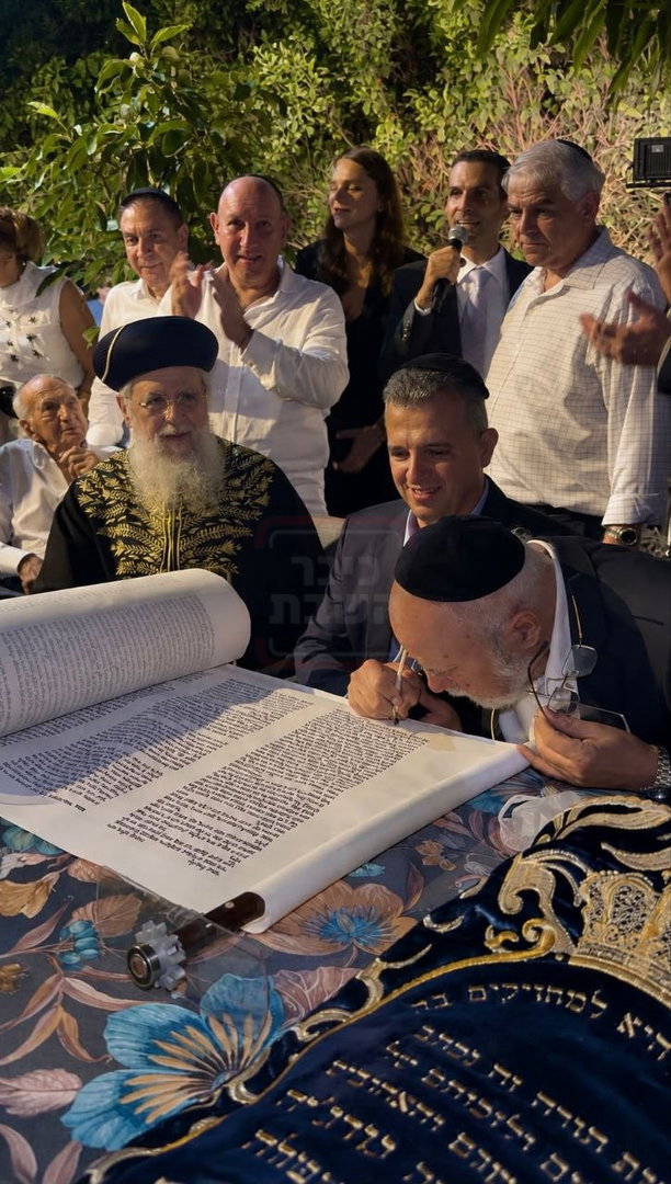 ה"ג'וב" החדש של גפני | 'זופניק בכיכר' עם כל התמונות, הנייעס והחשיפות של השבוע
