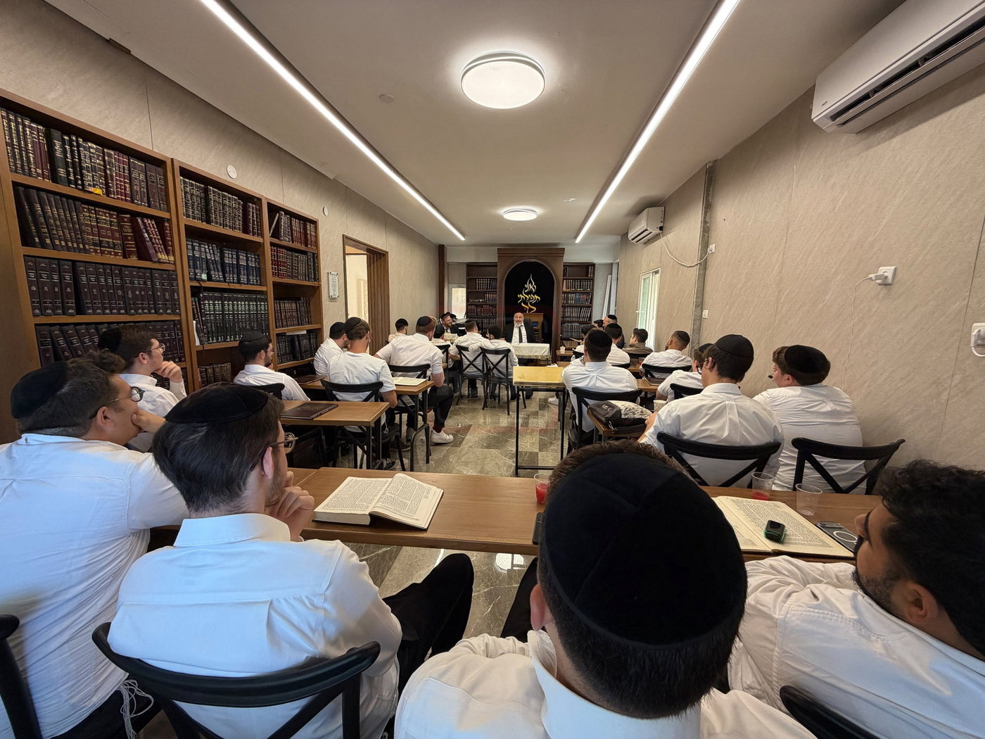ה"ג'וב" החדש של גפני | 'זופניק בכיכר' עם כל התמונות, הנייעס והחשיפות של השבוע