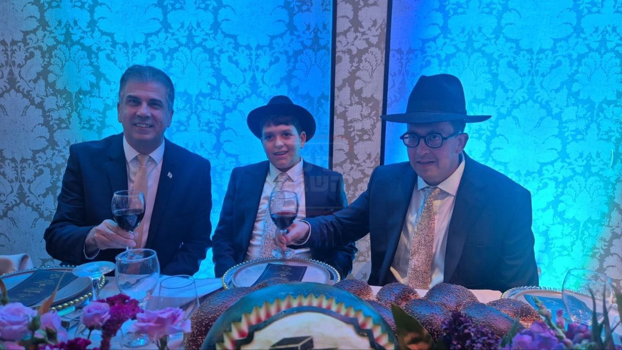 ה"ג'וב" החדש של גפני | 'זופניק בכיכר' עם כל התמונות, הנייעס והחשיפות של השבוע