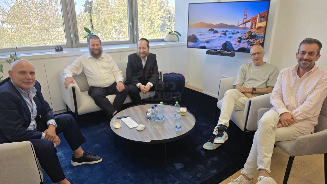 ה"ג'וב" החדש של גפני | 'זופניק בכיכר' עם כל התמונות, הנייעס והחשיפות של השבוע