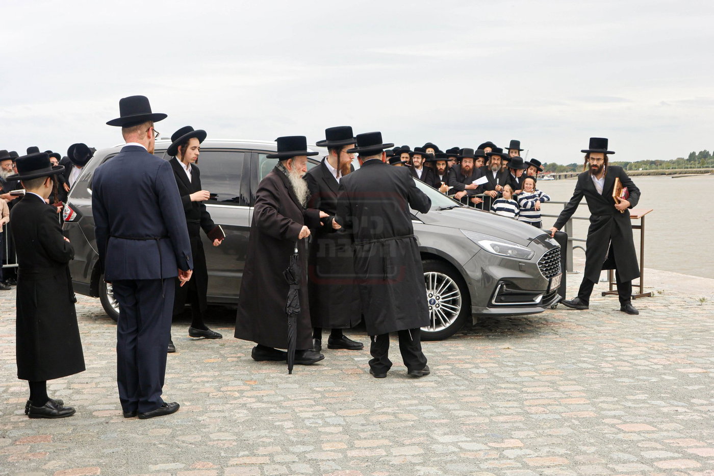 האדמו"ר מפשעווארסק בתשליך