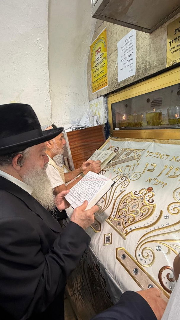הבית נשרף, יועץ התקשורת ניצל | 'זופניק בכיכר' עם כל התמונות, הנייעס והחשיפות של השבוע