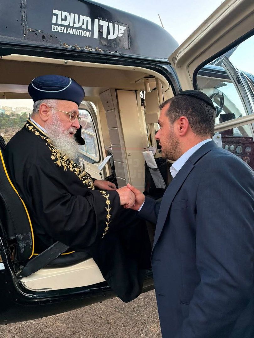 הבית נשרף, יועץ התקשורת ניצל | 'זופניק בכיכר' עם כל התמונות, הנייעס והחשיפות של השבוע