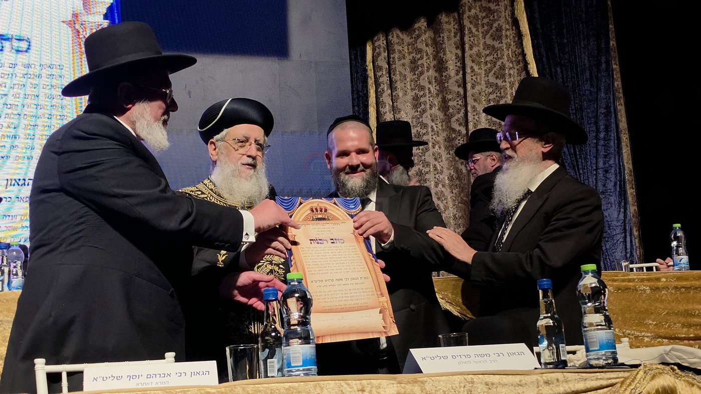 הבית נשרף, יועץ התקשורת ניצל | 'זופניק בכיכר' עם כל התמונות, הנייעס והחשיפות של השבוע