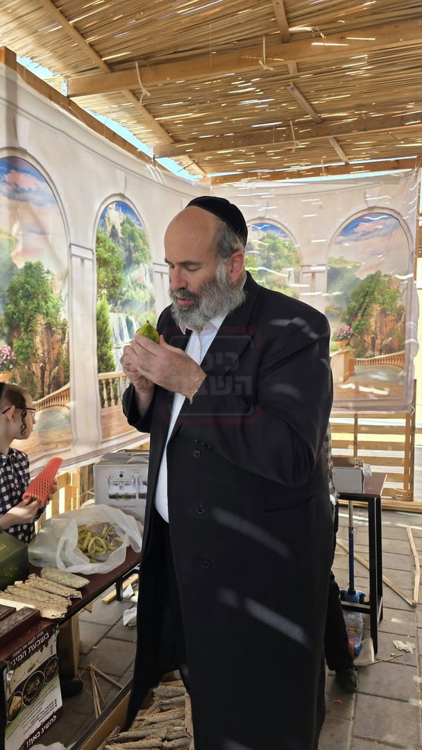 הבית נשרף, יועץ התקשורת ניצל | 'זופניק בכיכר' עם כל התמונות, הנייעס והחשיפות של השבוע