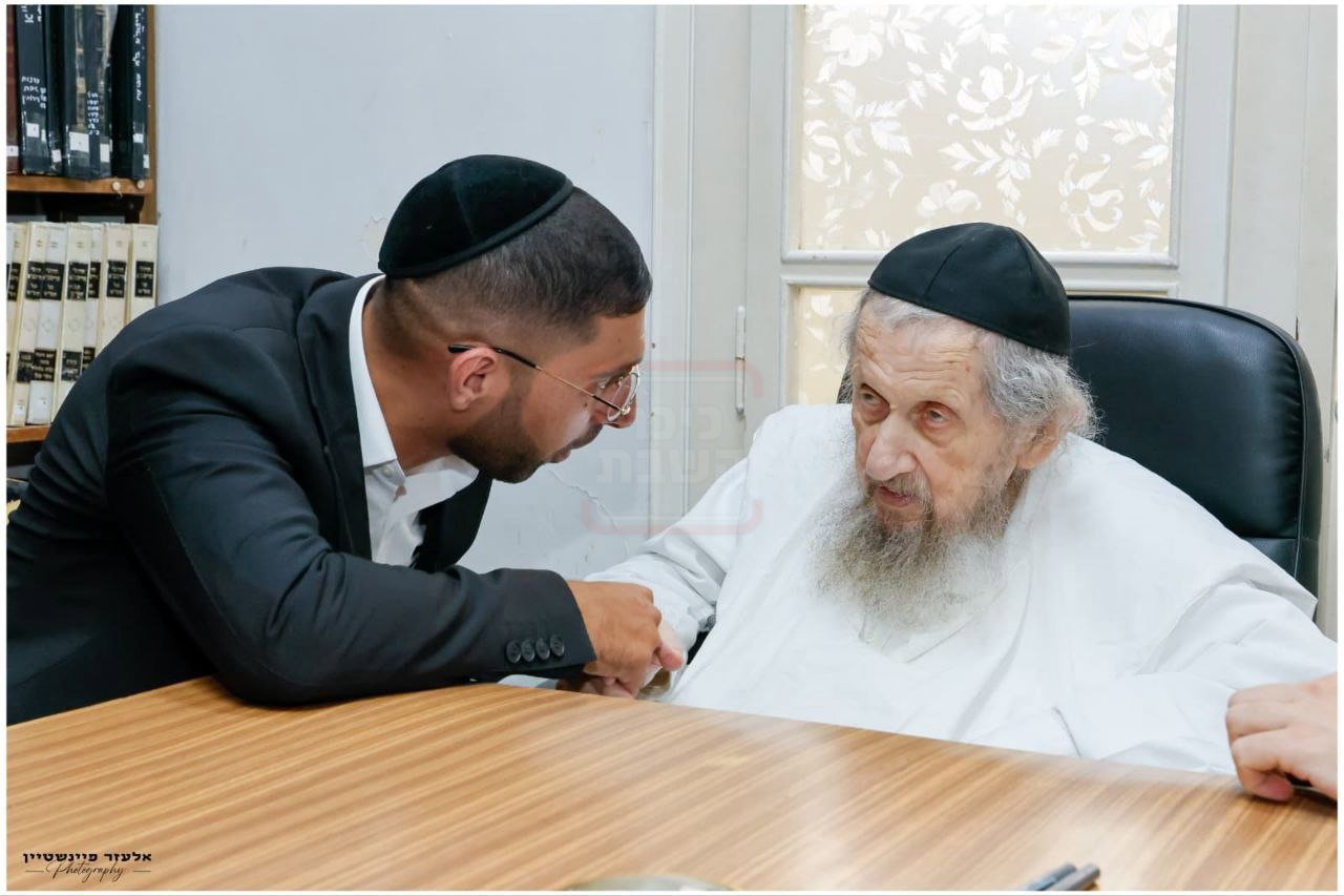 הבית נשרף, יועץ התקשורת ניצל | 'זופניק בכיכר' עם כל התמונות, הנייעס והחשיפות של השבוע