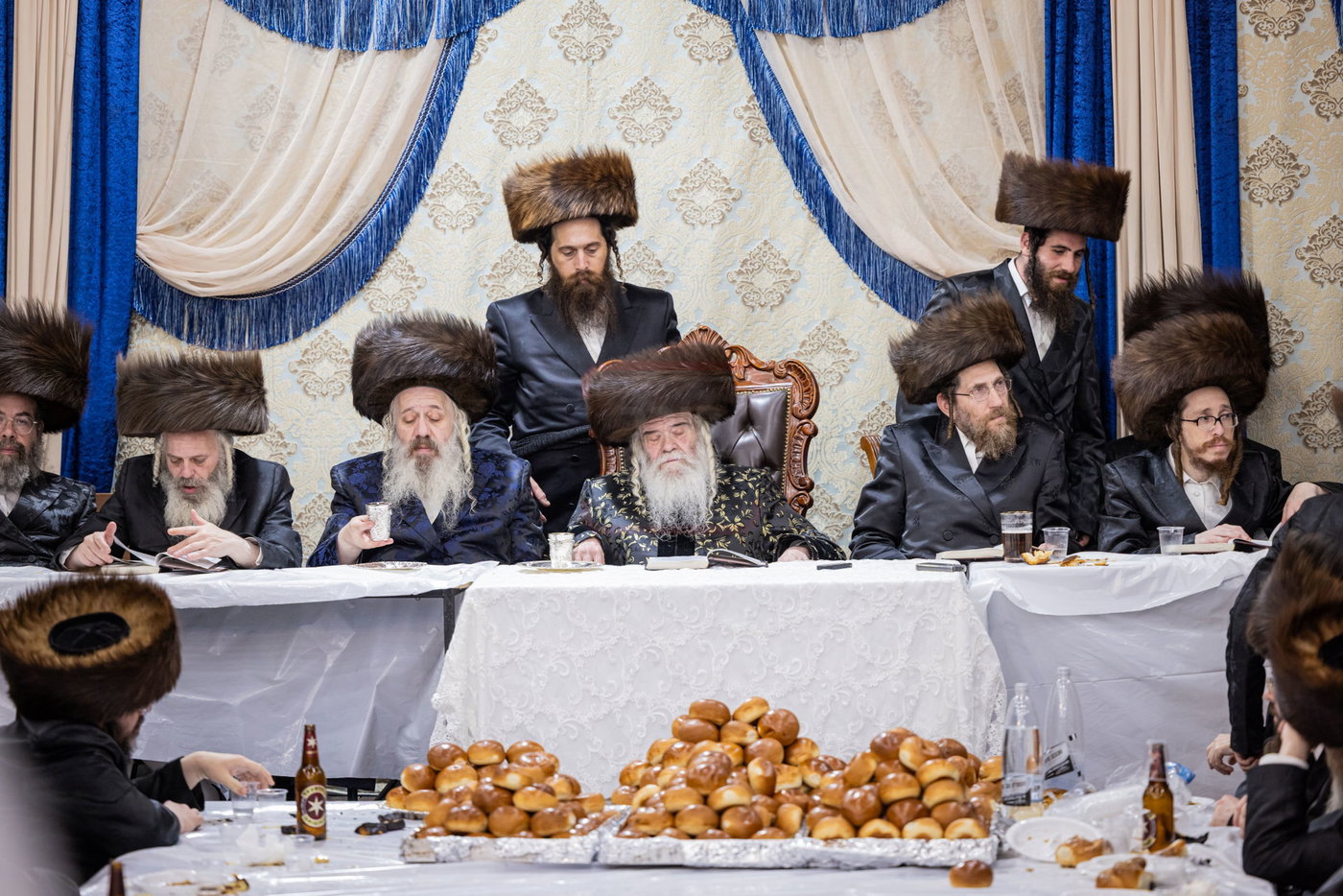 חג הסוכות בחצה"ק קרעטשניף י-ם