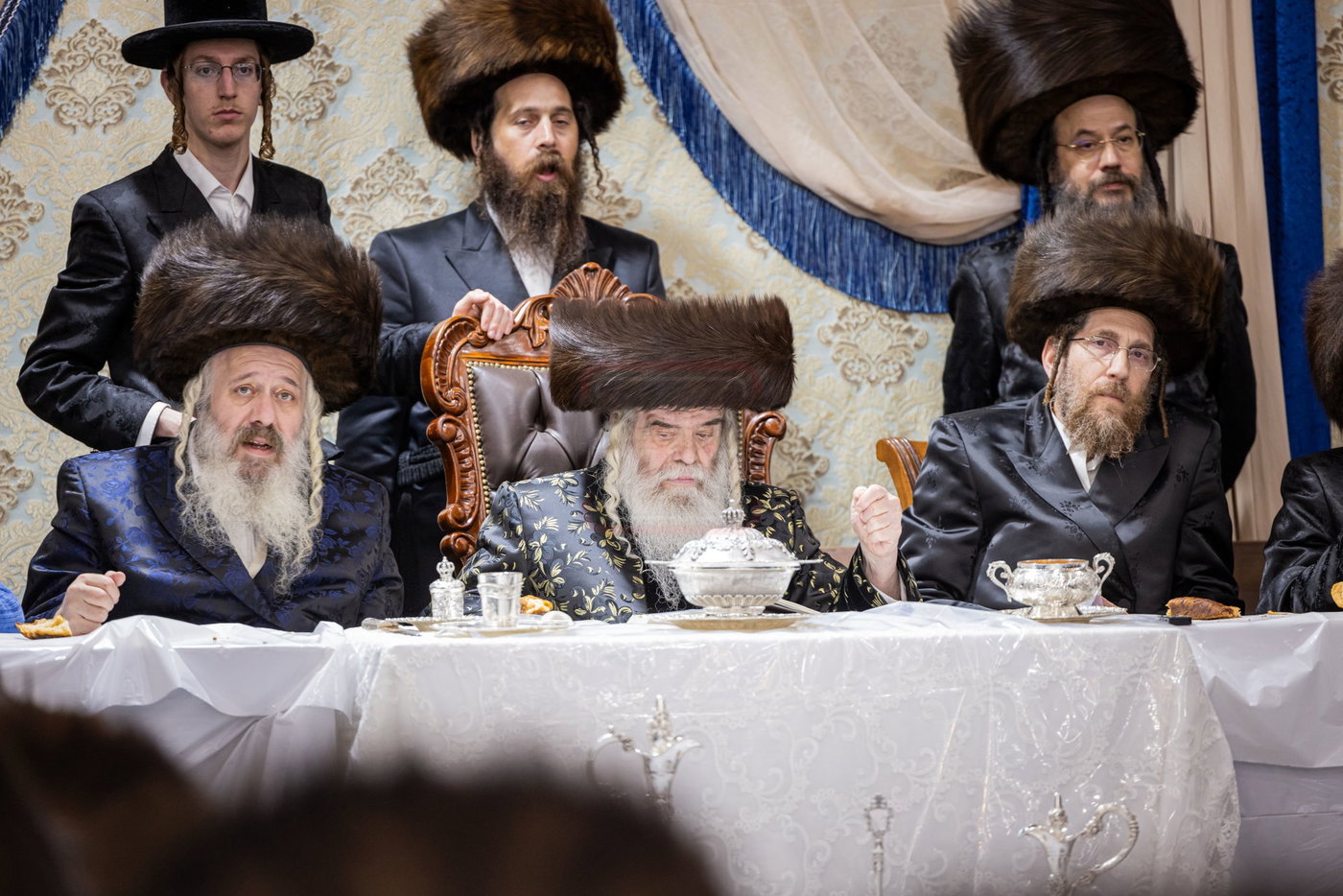 חג הסוכות בחצה"ק קרעטשניף י-ם
