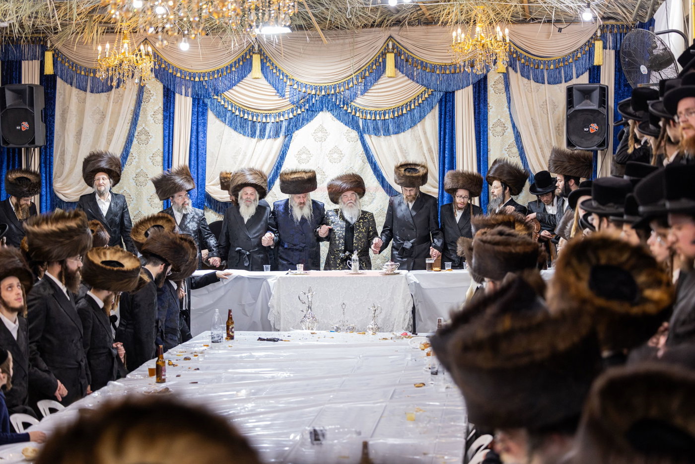 חג הסוכות בחצה"ק קרעטשניף י-ם