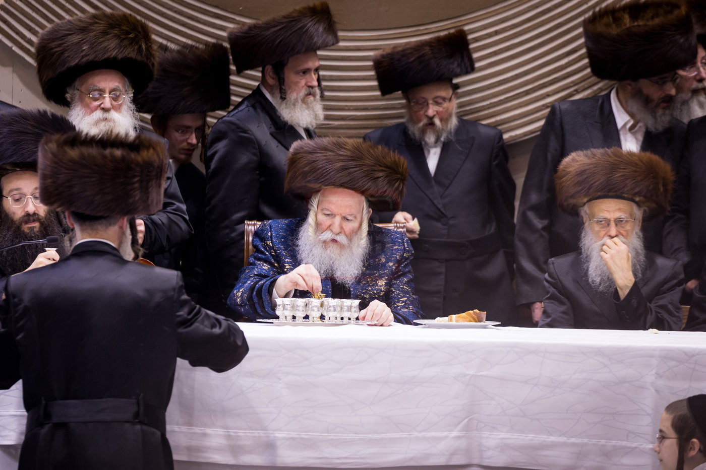 סוכות בחצה"ק באבוב