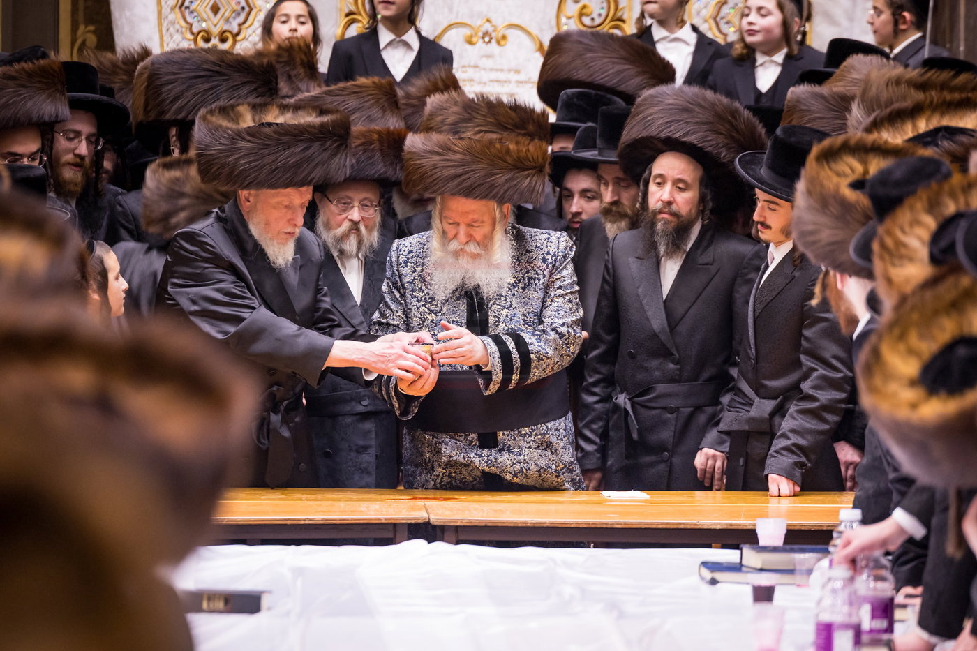 מוצאי שמחת תורה בחצה"ק באבוב