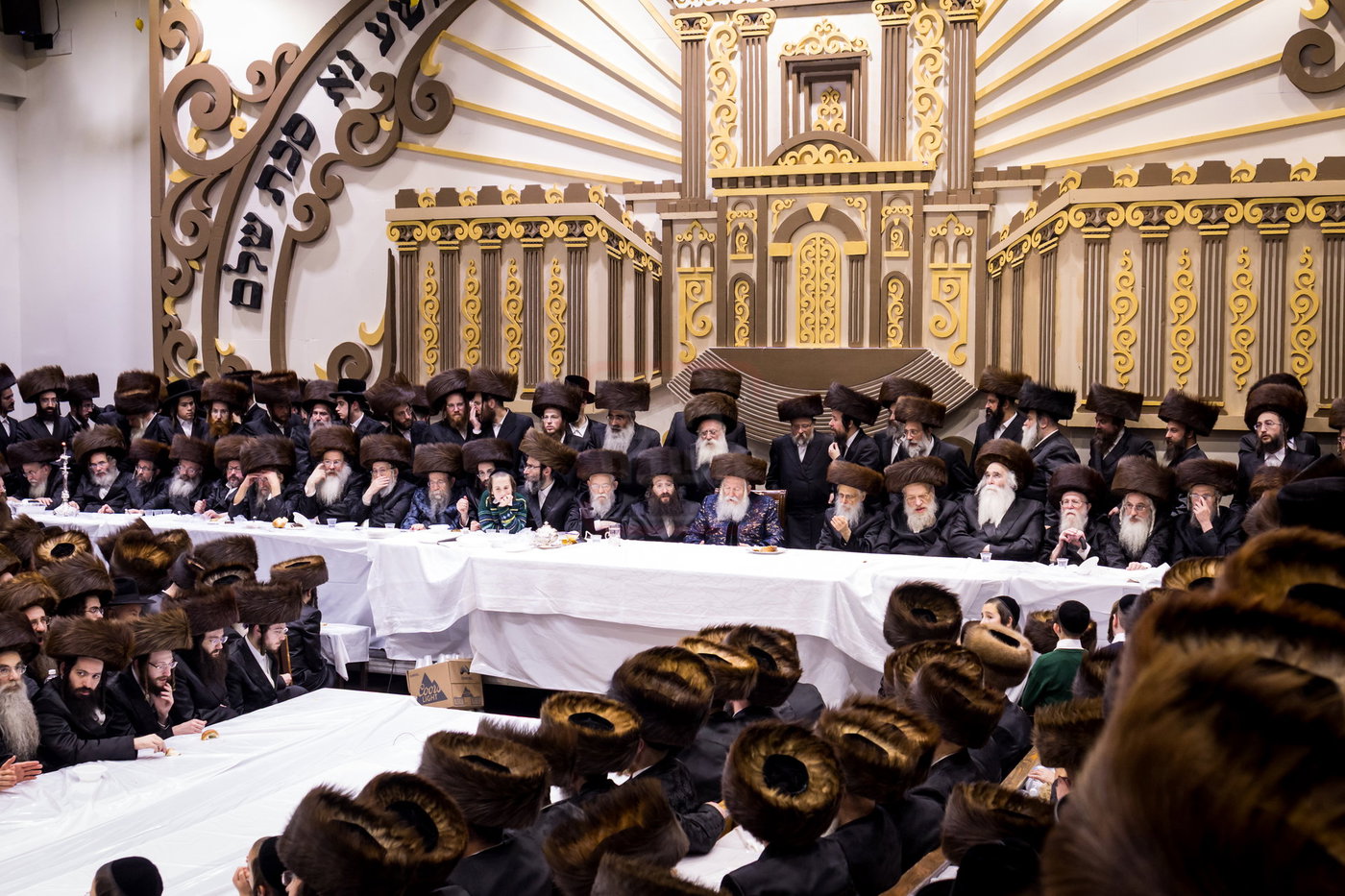 סוכות בחצה"ק באבוב