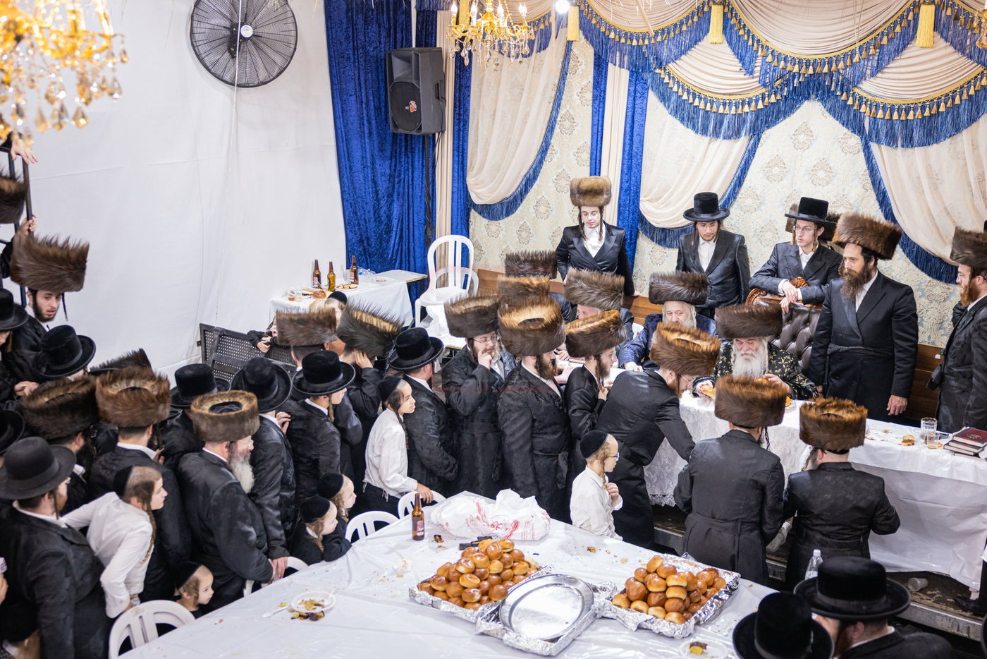 חג הסוכות בחצה"ק קרעטשניף י-ם