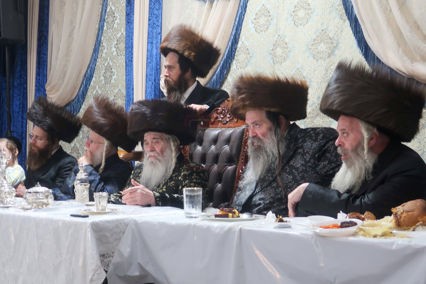 חג הסוכות בחצה"ק קרעטשניף י-ם