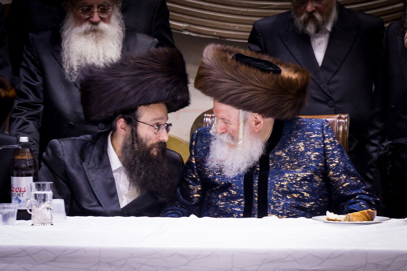 סוכות בחצה"ק באבוב