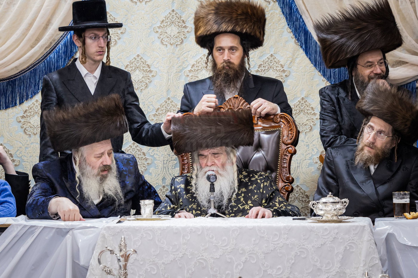 חג הסוכות בחצה"ק קרעטשניף י-ם