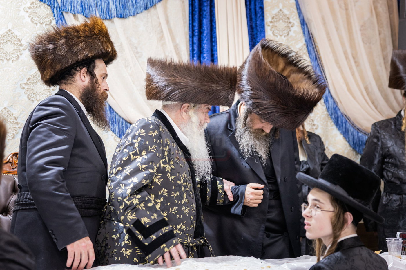 חג הסוכות בחצה"ק קרעטשניף י-ם