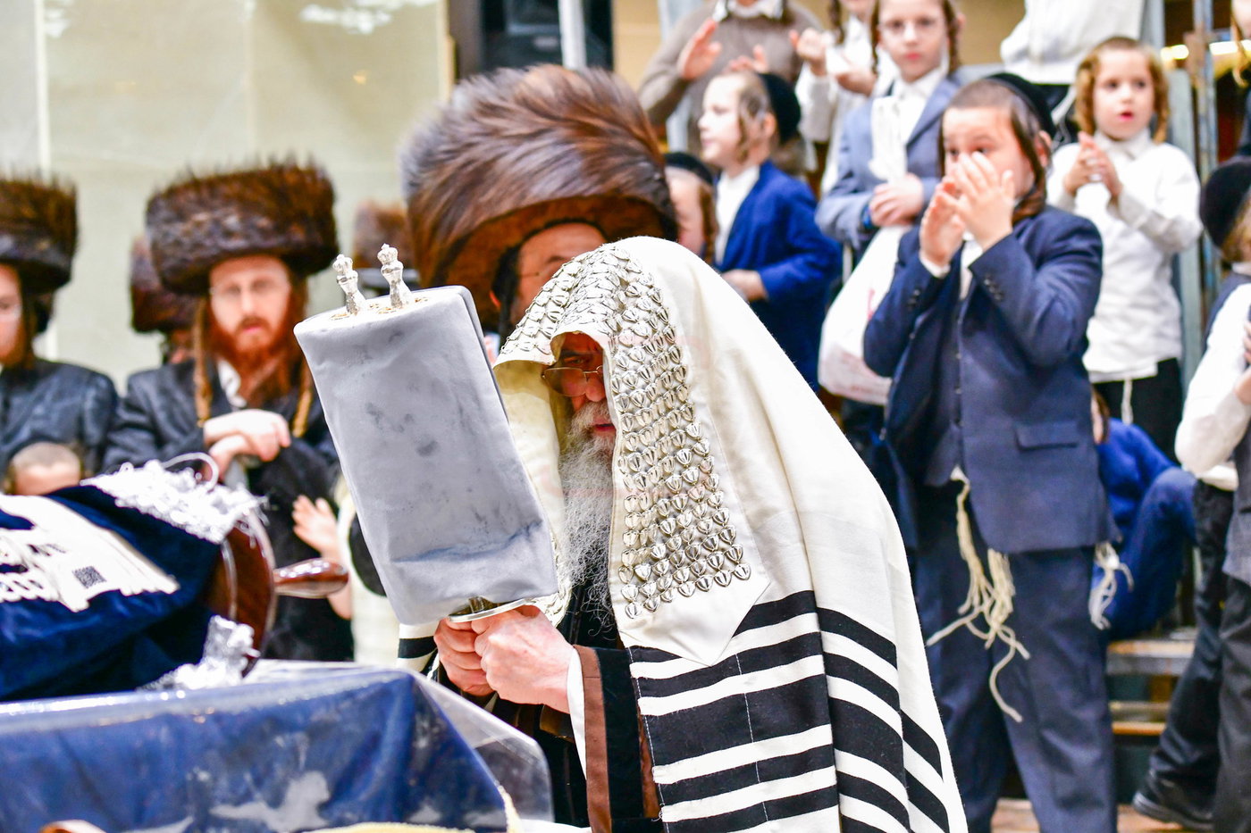 חג הסוכות בחצה"ק קרעטשניף י-ם