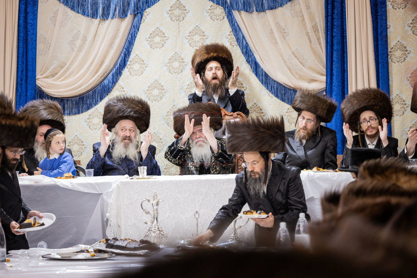 חג הסוכות בחצה"ק קרעטשניף י-ם