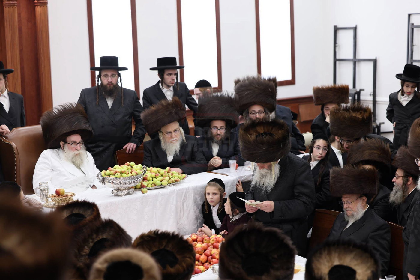 ימי החג בחצה"ק תולדות צבי דספינקא