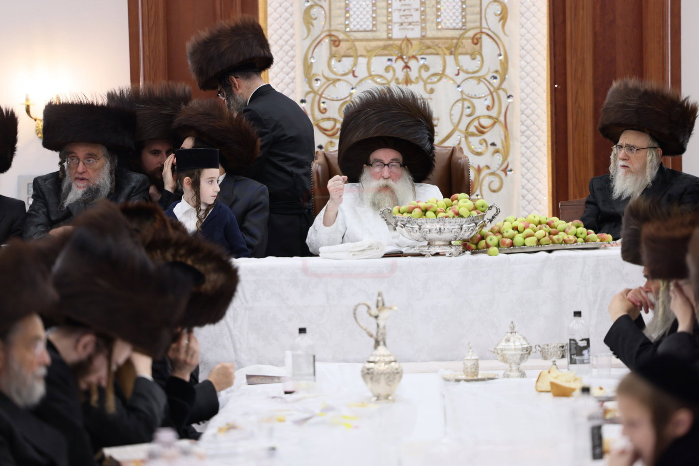 ימי החג בחצה"ק תולדות צבי דספינקא