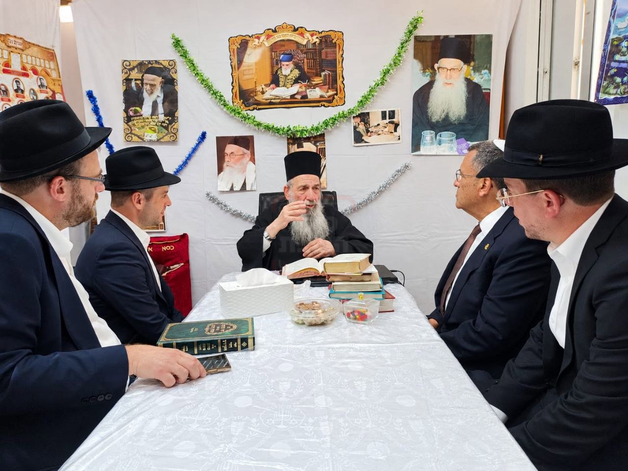 'זופניק בכיכר' עם כל התמונות, הנייעס והחשיפות של חג הסוכות