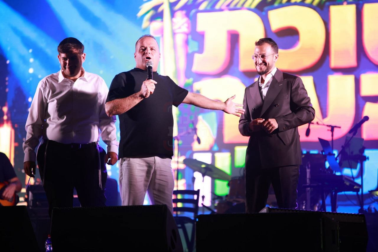 'זופניק בכיכר' עם כל התמונות, הנייעס והחשיפות של חג הסוכות